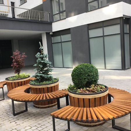 4-Room Jacuzzi Apartment Lviv Exteriör bild