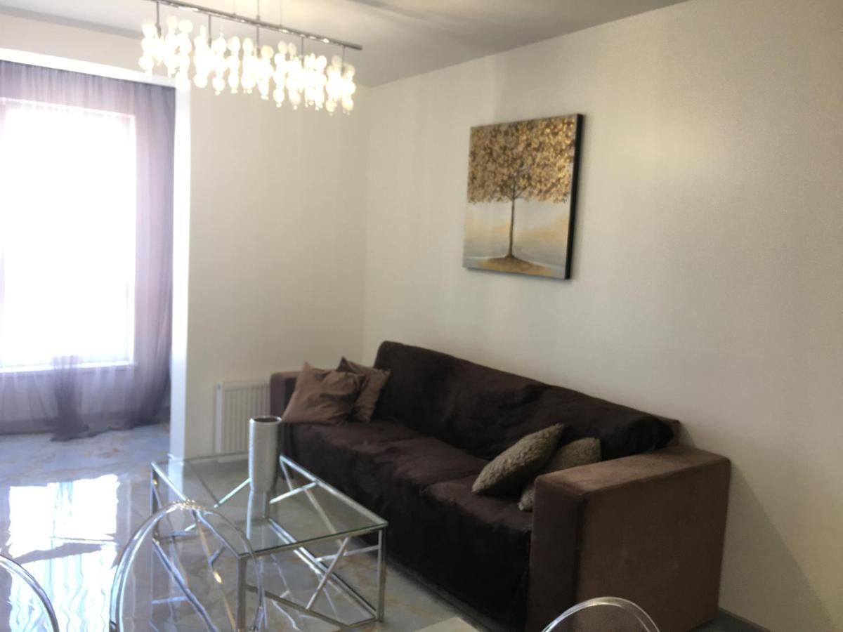 4-Room Jacuzzi Apartment Lviv Exteriör bild