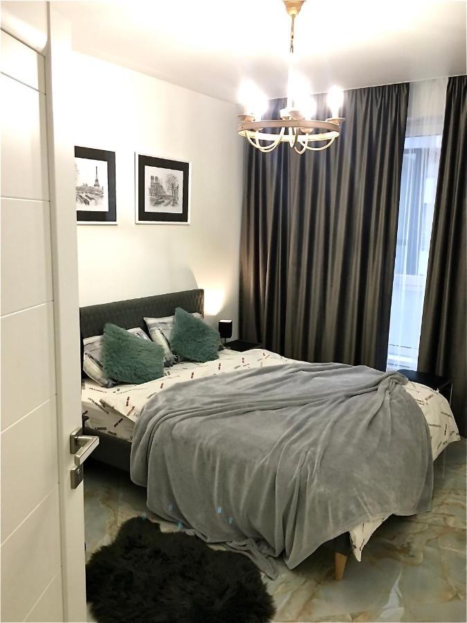 4-Room Jacuzzi Apartment Lviv Exteriör bild