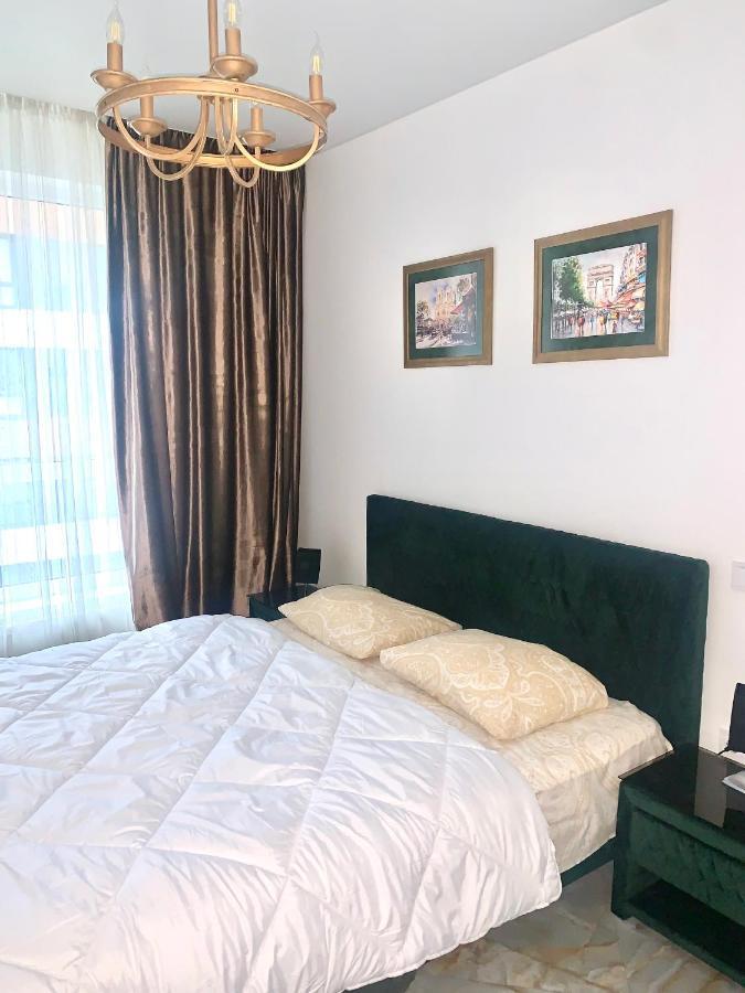 4-Room Jacuzzi Apartment Lviv Exteriör bild