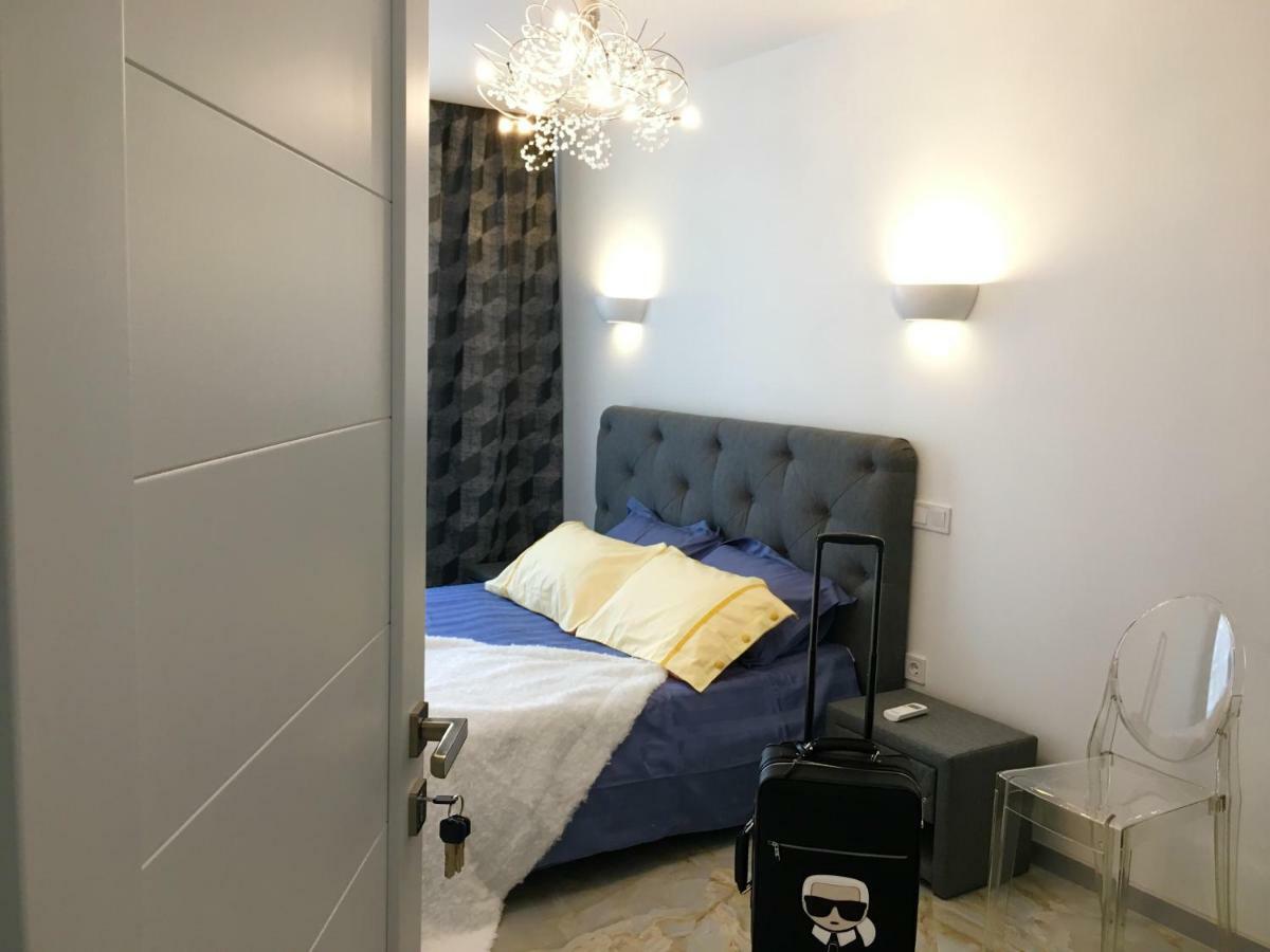 4-Room Jacuzzi Apartment Lviv Exteriör bild