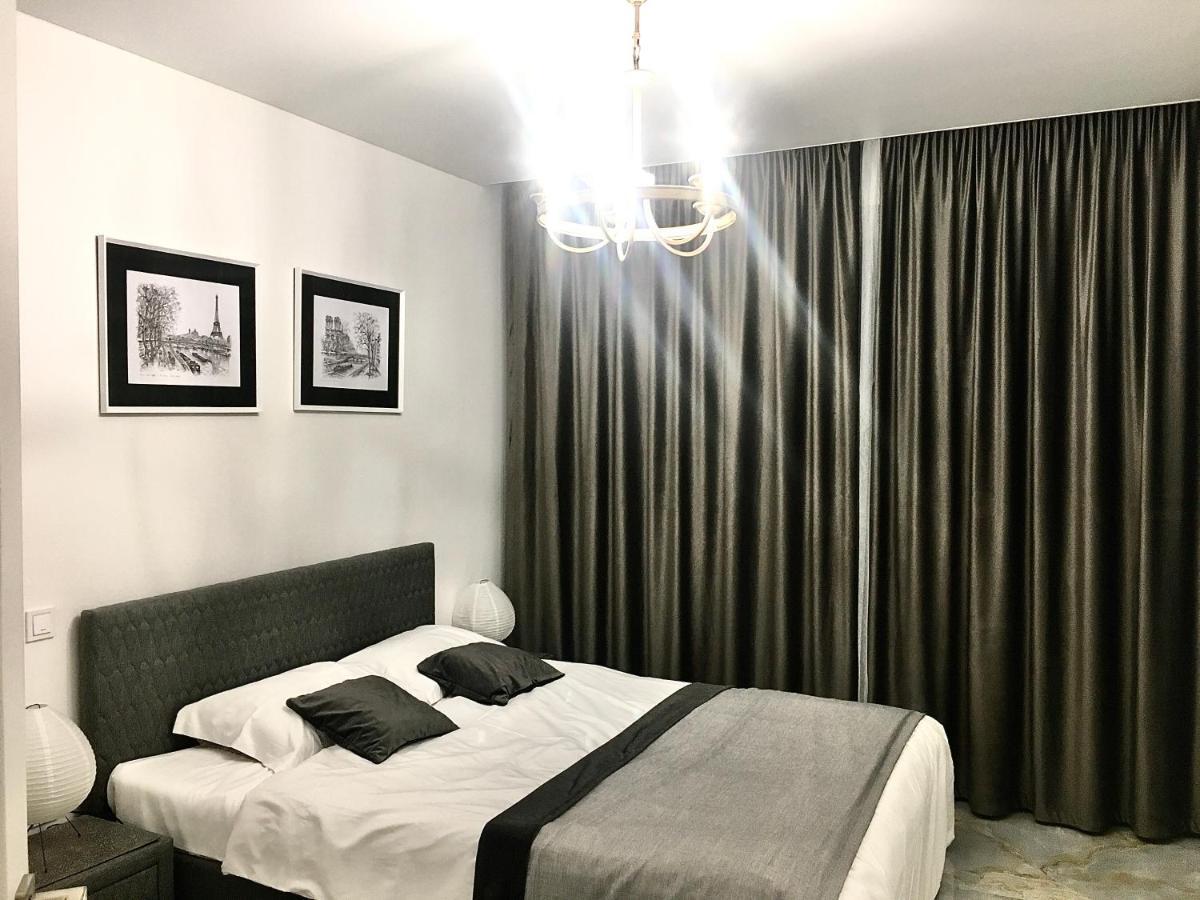 4-Room Jacuzzi Apartment Lviv Exteriör bild