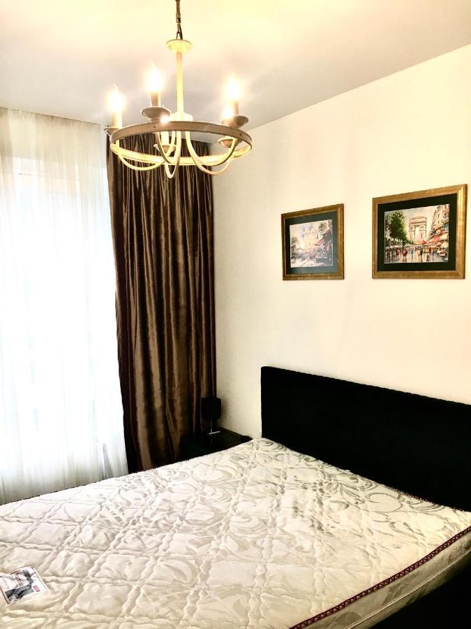 4-Room Jacuzzi Apartment Lviv Exteriör bild